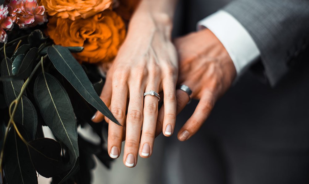 一伴婚恋一对一服务收费吗?